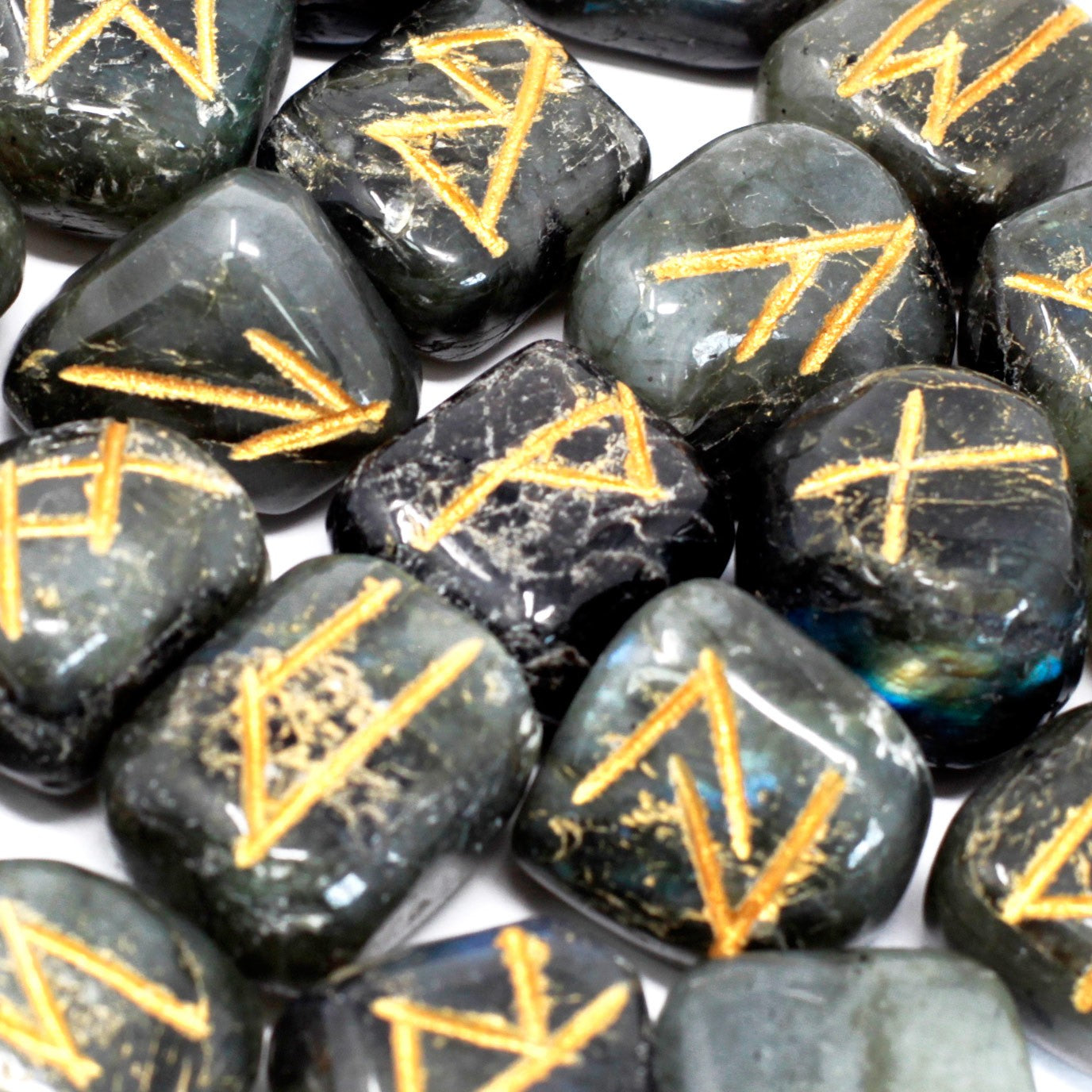 --Runes Stone Set in Pouch - Labradorite-