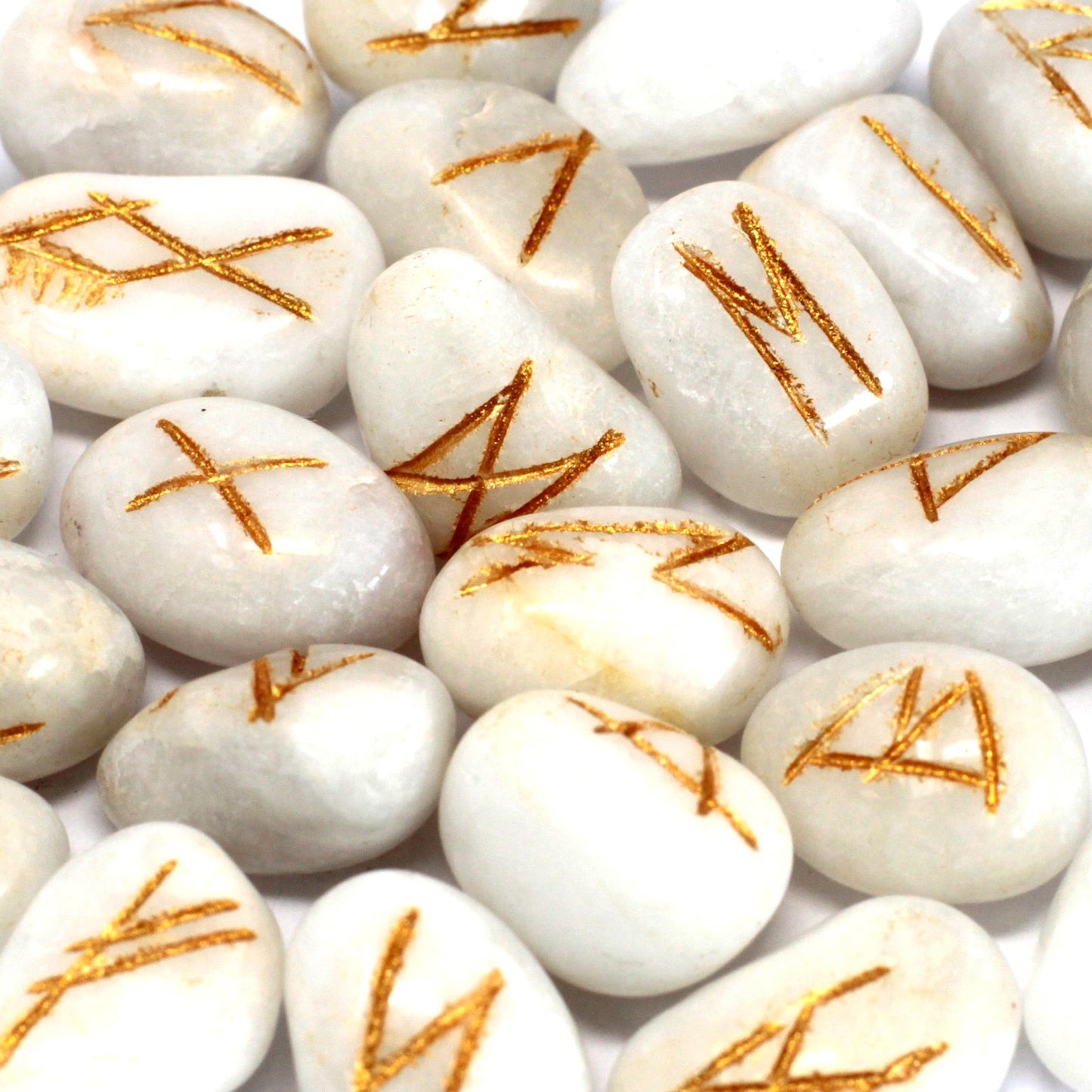 --Runes Stone Set in Pouch - White Agate-