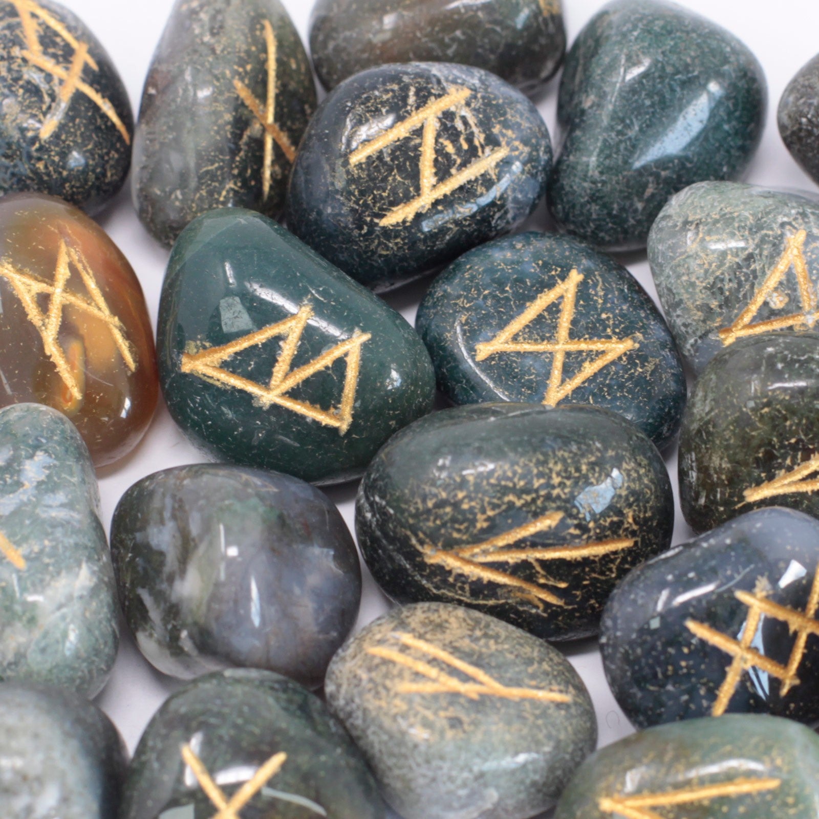 --Runes Stone Set in Pouch - Moss Agate-